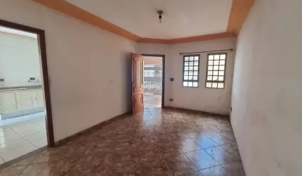 Casa com 3 quartos à venda no Centro, Piracicaba  por R$ 450.000