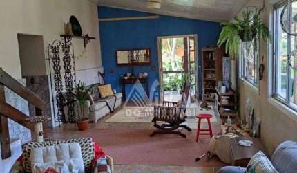 Casa com 3 dormitórios à venda, 310 m² por R$ 950.000,00 - Chácaras Bosque do Embu - Embu das Artes/SP
