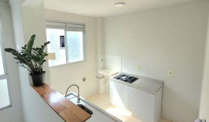 Apartamento no último andar, com excelente iluminação natural, ventilação constante e o silêncio que você merece no Adhemar Garcia!