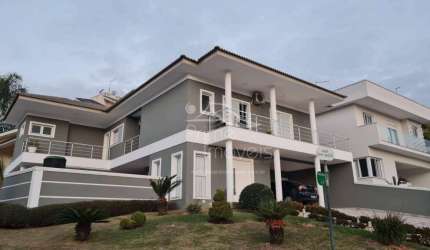 Casa para locação e venda no Condomínio Arujá 5