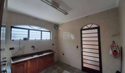 Casa com 3 quartos à venda na Rua Florêncio Vieira da Rocha, 115, Jardim Astro, Sorocaba por R$ 650.000
