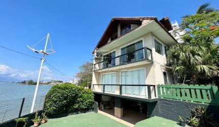 Casa com 5 quartos à venda na Rua Vereador José do Vale Pereira, 258, Coqueiros, Florianópolis por R$ 2.700.000