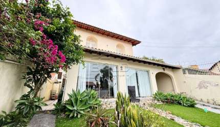 Casa com 4 quartos à venda na Rua Paula Ramos, 1028, Coqueiros, Florianópolis por R$ 2.620.000
