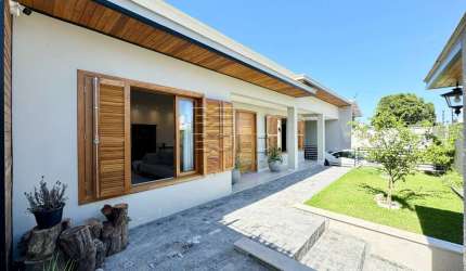 Casa com 3 quartos à venda na Rua Bias Peixoto, 252, Abraão, Florianópolis por R$ 2.400.000