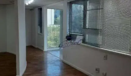 Excelente conjunto comercial de 204 m² 4 vagas 3 banheiros.