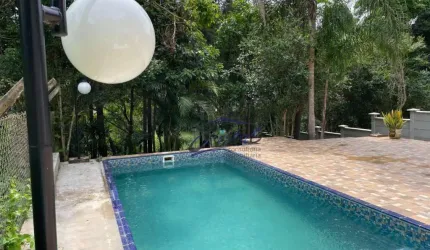 Com 05 suítes, este imóvel é ideal para famílias que valorizam conforto e privacidade.