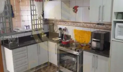 Casa para Venda em Várzea Paulista / SP no bairro Parque Guarani