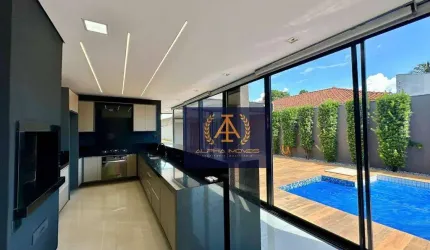CASA COM 3 SUÍTES ÓTIMA LOCALIZAÇÃO