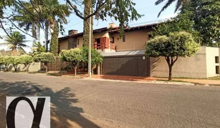 SOBRADO DE ESQUINA COM POTENCIAL COMERCIAL