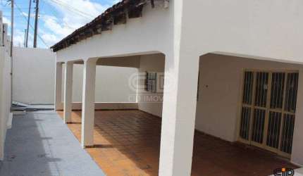 Casa com 3 quartos para venda no CPA II próximo à Av. Brasil