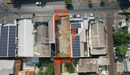 Terreno com 300 m² próximo à Av. Isaac Póvoas