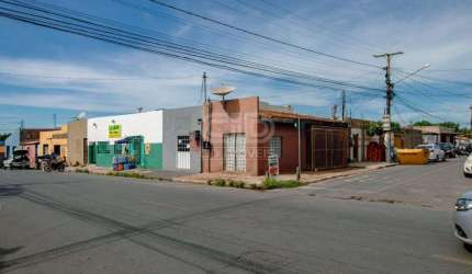 Conjunto de imóveis comerciais no bairro CPA III
