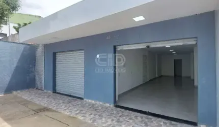 Salão comercial com aproximadamente 65 m² no bairro Areão