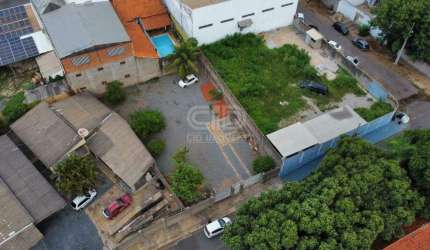 Terreno com 360 m² no bairro Porto