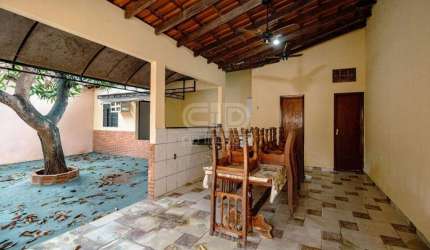 Casa com 4 quartos no bairro Coophamil