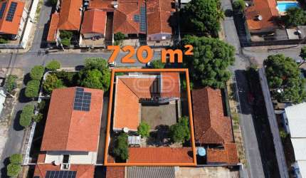 Casa com sobrado de 3 suítes no bairro Jardim Paulista