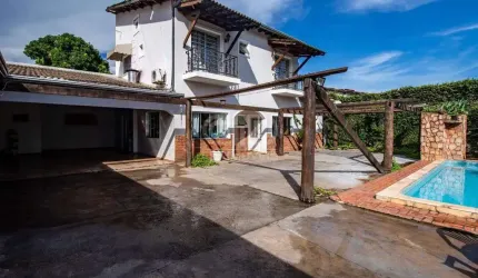 Casa com 4 suítes e piscina no Jardim Califórnia
