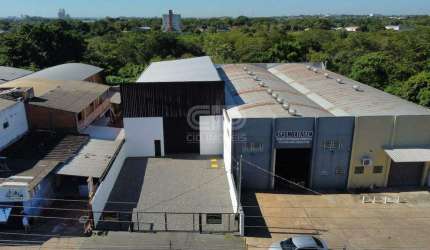 Galpão com 350m² na Rua Barão de Melgaço