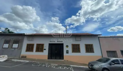 Casa comercial com 3 salas amplas no bairro Baú