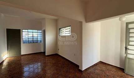 Casa com 2 quartos próximo ao Morro da Luz