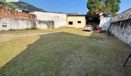 Terreno comercial em Xerém 360m²