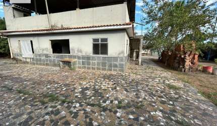 Casa estilo mini sítio colado na Rio-Magé com 1.000m² todo murado