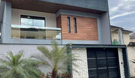 Casa de luxo em Xerem – Mantiqueira.