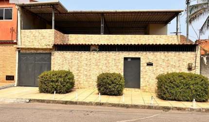 Raridade de casa Santa Cruz da Serra 3 quartos- próximo ao centro comercial.
