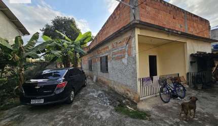 COD.1461 AMPLA CASA EM MARIA HELENA COM ÓTIMA LOCALIZAÇÃO.