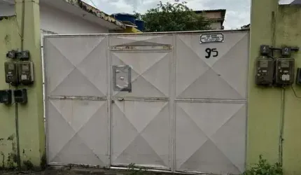 4 casas com 2 quartos e garagem Santa Cruz da Serra.