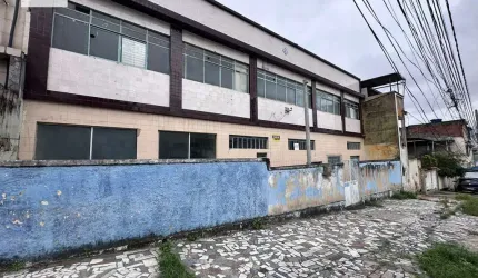 PRÉDIO LOCALIZADO A POUCOS METROS DO CENTRO DE DUQUE DE CAXIAS.