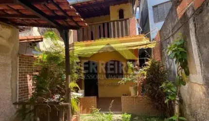 Casa no centro de Santa Cruz da Serra com 2 quartos