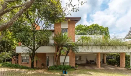 Casa em Condomínio - Jardim Cordeiro - 4 suítes; 5 vagas