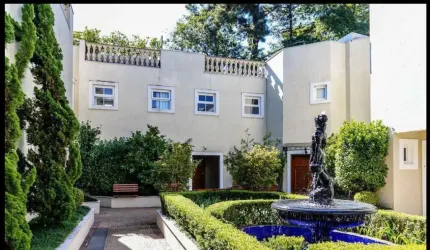 Casa em Condomínio - Jardim Petrópolis - 4 suítes; 5 vagas