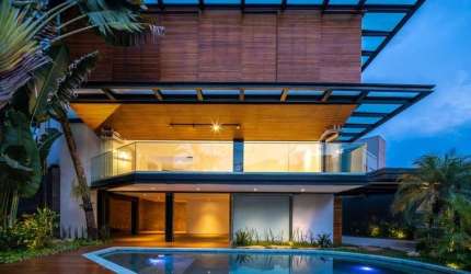 Casa de altíssimo padrão ; 4 dormitórios; 3 vagas