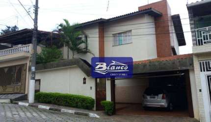 Vende sobrado residencial com 300m² construídos em ótimo acabamento no bairro Gopouva em Guarulhos.-SP