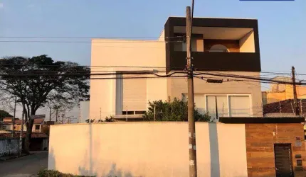 Magnífica casa Junto ao Bosque Maia - Local Nobre!!