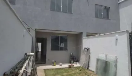 OPORTUNIDADE OTIMA CASA GEMINADA INDIVIDUAL NA MELHOR LCOALIZALA‡AO DO MONTE CASTELO 3 QUARTOS