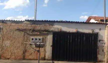 A“TIMA CASA EM MEIO LOTE NO FONTE GRANDE EM CONTAGEM