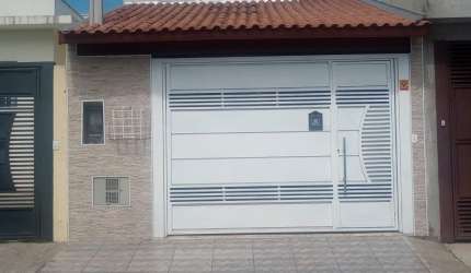 Casa Semi-Nova à Venda – Cidade Edson, Suzano/SP