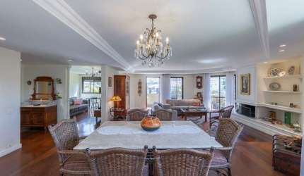 Elegante apartamento tipo para venda com 4 quartos, sendo 3 suítes, 221m²