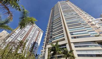Aconchegante apartamento tipo para venda com 3 quartos, sendo 3 suítes, 240m²