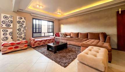 Funcional casa tipo para venda com 5 quartos, sendo 4 suítes, 328m²