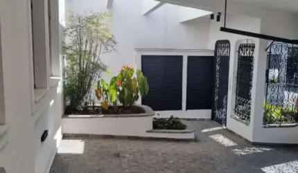 VENDO BELISSÍMA CASA DE DOIS PAVIMENTOS NO BAIRRO IPIRANGA - SP!