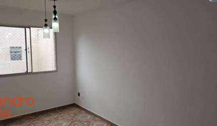 Apartamento com 2 dormitórios à venda, 56 m² por R$ 265.000