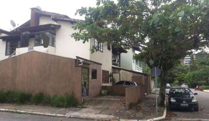Sobrado com 4 dormitórios à venda, 300 m² por R$ 2.100.000,00 - Praia dos Amores - Balneário Camboriú/SC