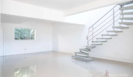 Sobrado com 3 dormitórios à venda, 176 m² por R$ 2.200.000,00 - Praia dos Amores - Balneário Camboriú/SC