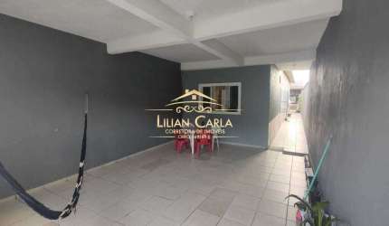 Casa à venda em Mongaguá com 2 dorm, 1 suíte por R$ 140 mil