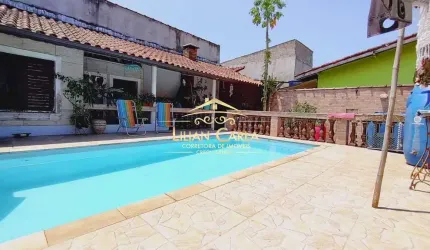 Casa à venda em Mongagua com 3 dorm, 2 wc, PISCINA 3 vagas de garagem por R$ 650 mil!