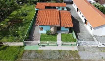 Casa com 3 Quartos, Amplo Terreno, Piscina e Edícula, para Venda no bairro ITAPOÁ ANEXO B1, localizado na cidade de Itapoá/SC